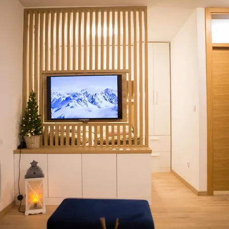 Nomad Τζαχορίνα